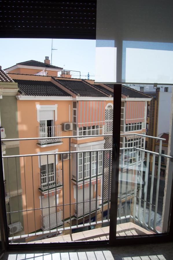 Luminoso Y Coqueto Apartamento En Malaga Bagian luar foto