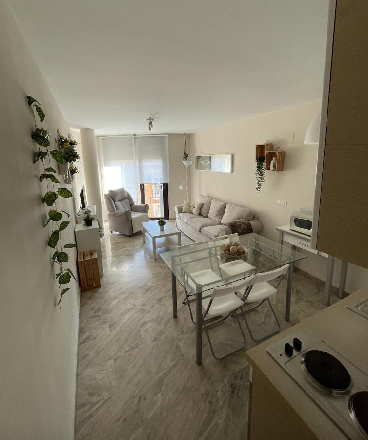 Luminoso Y Coqueto Apartamento En Malaga Bagian luar foto